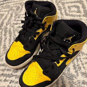 Nike Jordan 1 Yellow/ Black Kids Sneaker Size 6Y